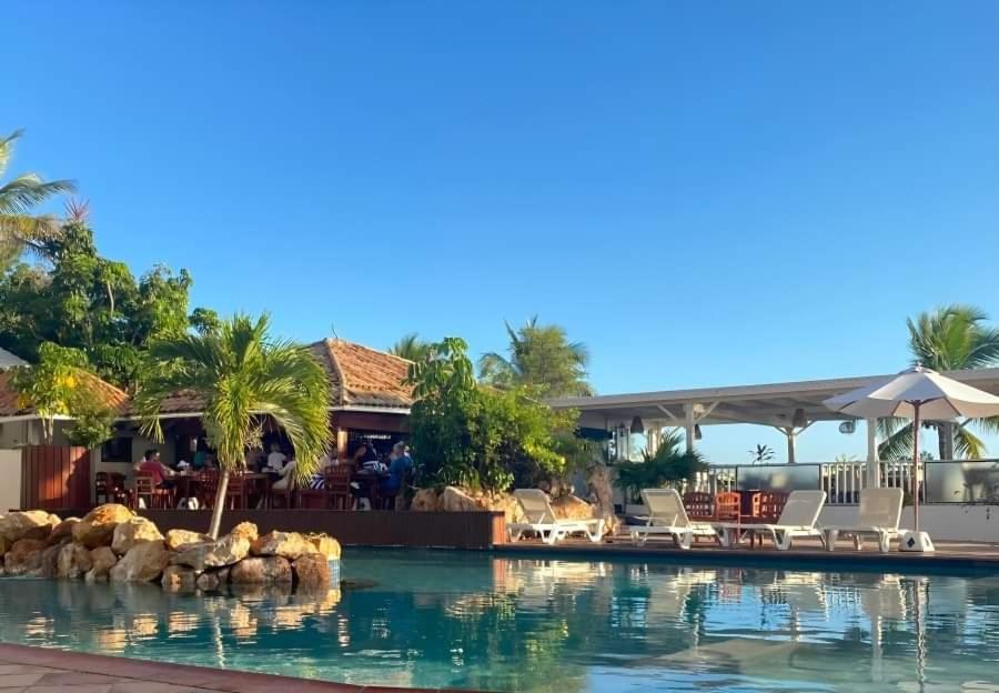 Sapphire Beach Club Resort Cupecoy  Extérieur photo